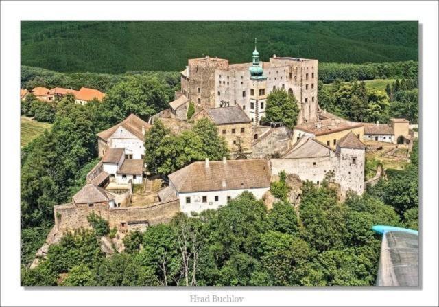 Готель Penzion Lazensky Dum Бухловіце Екстер'єр фото